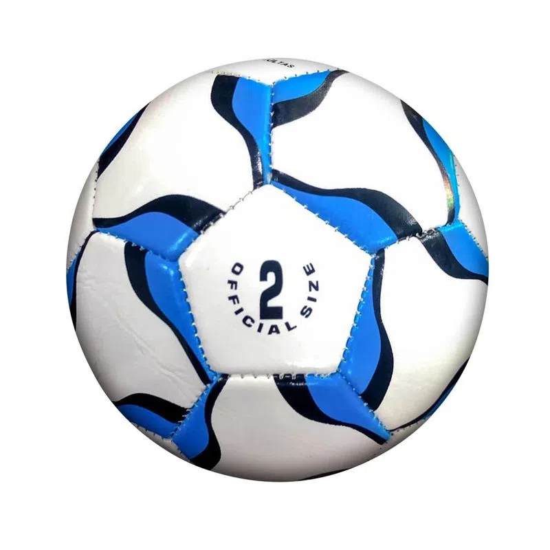 Bola de futebol branca e azul é um dos clássicos entre brinquedos da Copa do Mundo 2022