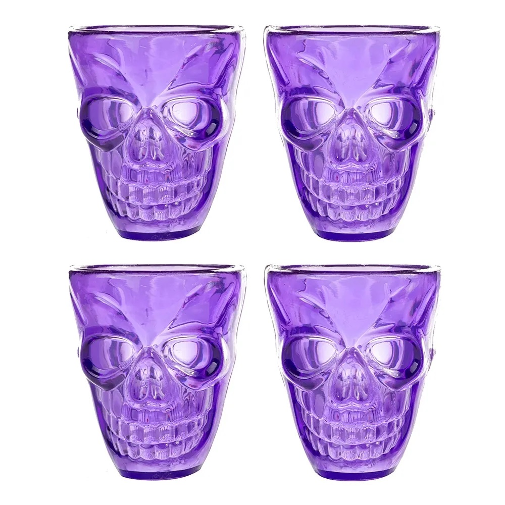 Quatro copos roxos de caveira, ideais para a decoração de Halloween