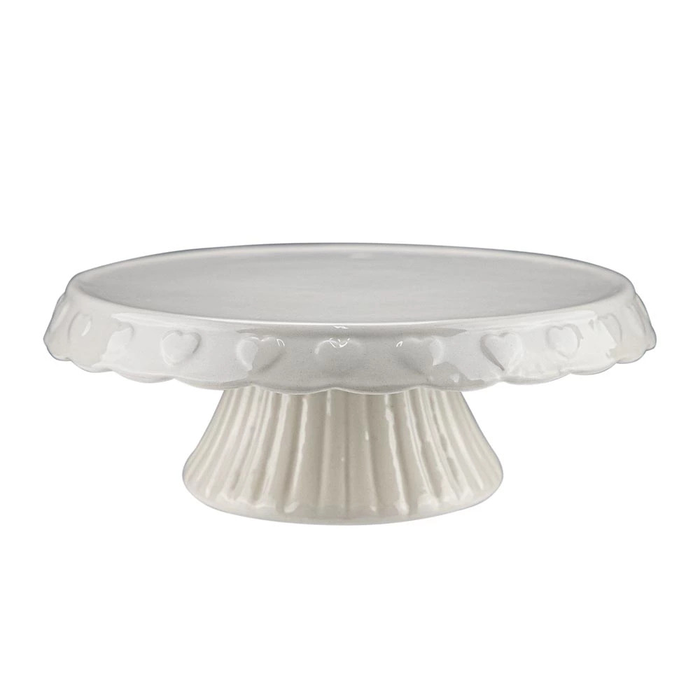 Prato de Bolo de Cerâmica Branco com Corações 20cm Prato para bolo de cerâmica branca com 20 cm de diâmetro, acabamento delicado com corações em relevo e base robusta texturizada.