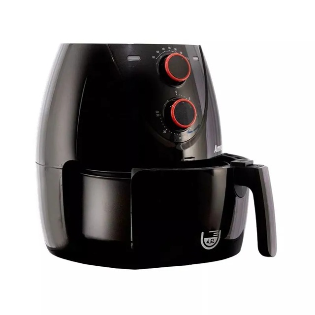 Airfryer preta é um dos itens com desconto na promoção Black Friday Le Biscuit