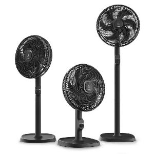 Três ventiladores pretos Electrolux com alturas diferentes.