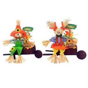 Espantalhos decorativos para festa junina.